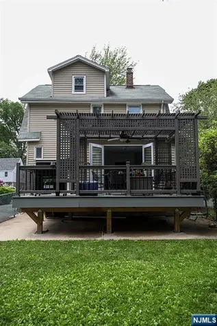 1253 Beaumont Avenue Teaneck NJ 07666