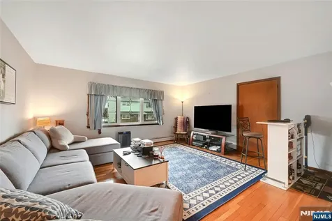 347 Chestnut Avenue South Hackensack NJ 07606