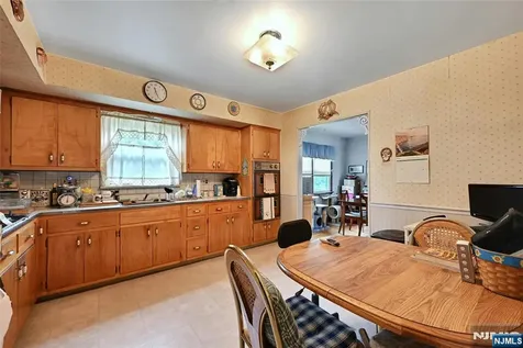 347 Chestnut Avenue South Hackensack NJ 07606