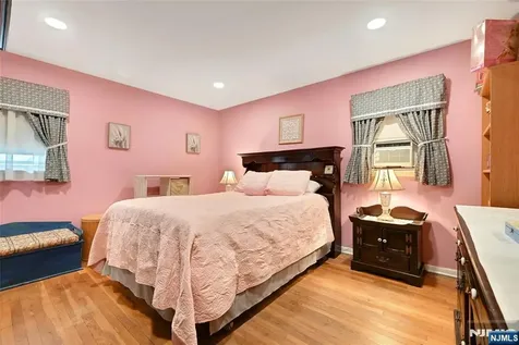 347 Chestnut Avenue South Hackensack NJ 07606