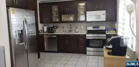 397 Mayer Court Ridgefield NJ 07657