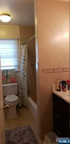 397 Mayer Court Ridgefield NJ 07657