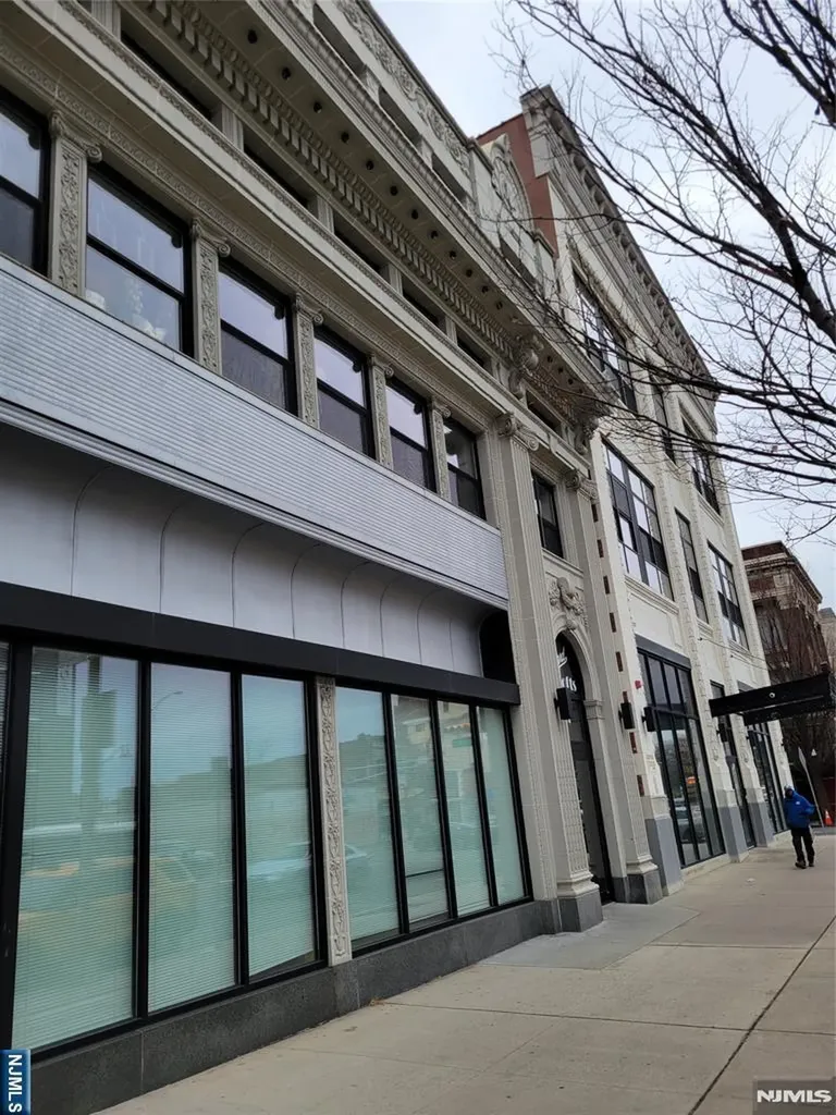 1004 Broad Street Newark NJ 07102