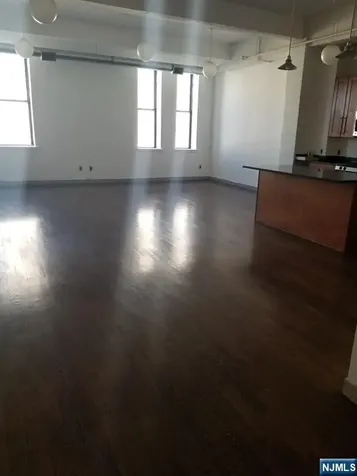1004 Broad Street Newark NJ 07102