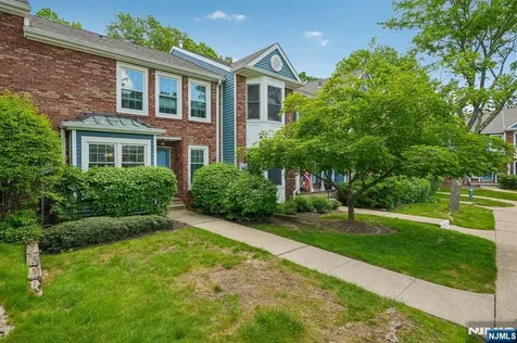 53 Woodledge Court Rockaway Township NJ 07866