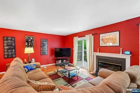 53 Woodledge Court Rockaway Township NJ 07866