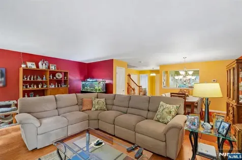 53 Woodledge Court Rockaway Township NJ 07866