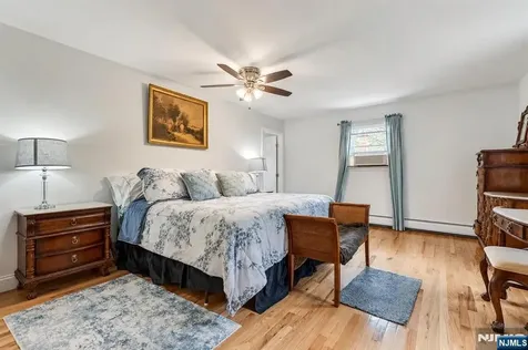 33 Brooksyde Avenue Ringwood NJ 07456