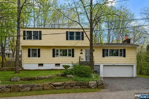 33 Brooksyde Avenue Ringwood NJ 07456