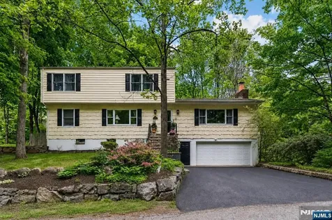 33 Brooksyde Avenue Ringwood NJ 07456