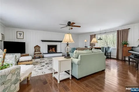 33 Brooksyde Avenue Ringwood NJ 07456