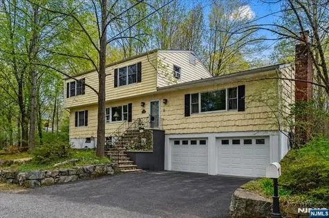 33 Brooksyde Avenue Ringwood NJ 07456