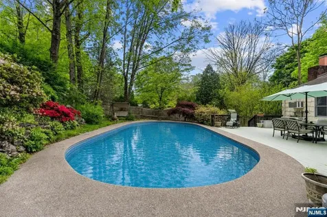 33 Brooksyde Avenue Ringwood NJ 07456