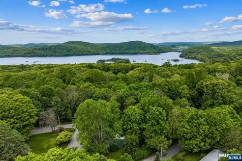 33 Brooksyde Avenue Ringwood NJ 07456