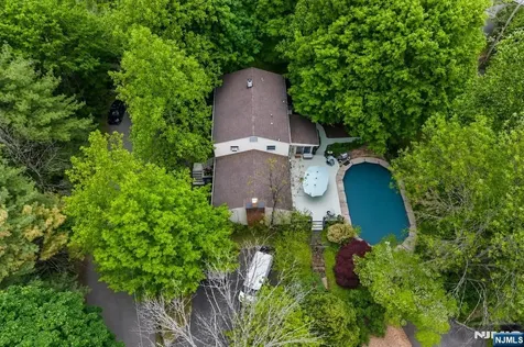 33 Brooksyde Avenue Ringwood NJ 07456