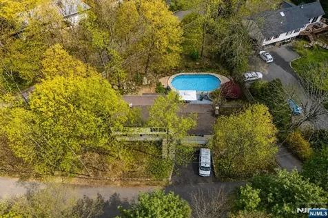 33 Brooksyde Avenue Ringwood NJ 07456