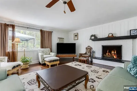 33 Brooksyde Avenue Ringwood NJ 07456