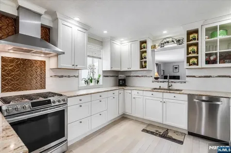 33 Brooksyde Avenue Ringwood NJ 07456