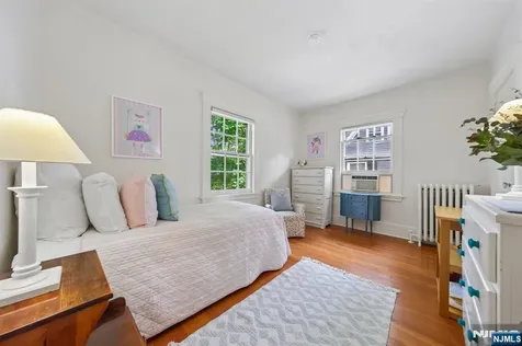 14 Holland Terrace Montclair NJ 07042