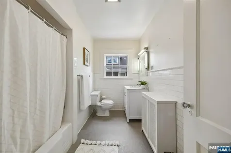 14 Holland Terrace Montclair NJ 07042