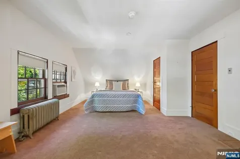 14 Holland Terrace Montclair NJ 07042