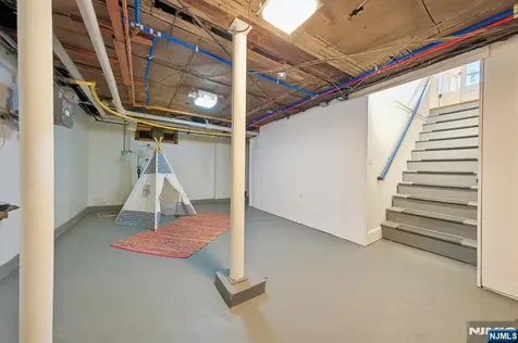 14 Holland Terrace Montclair NJ 07042