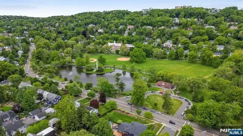 14 Holland Terrace Montclair NJ 07042