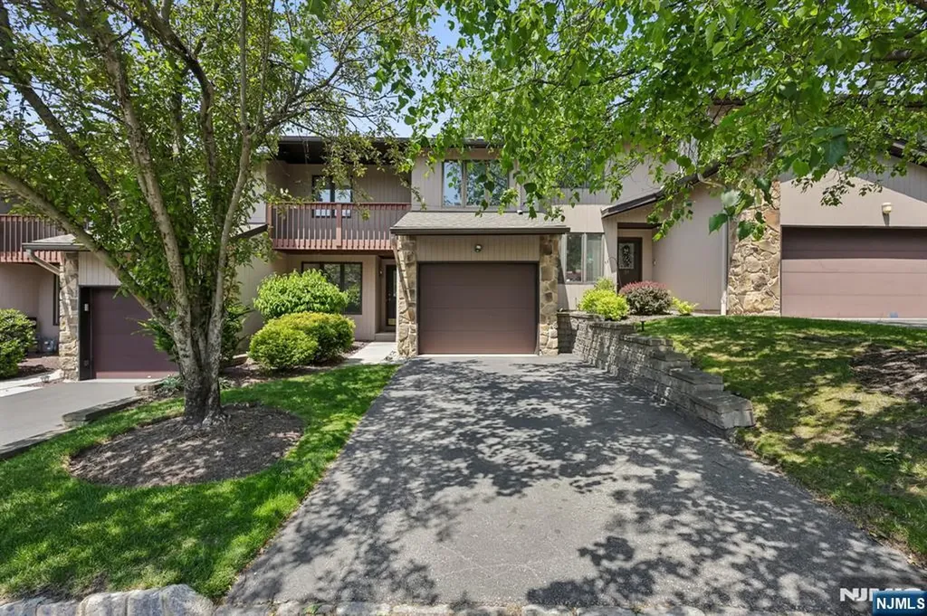 33 Cedarwood Terrace Woodland Park NJ 07424
