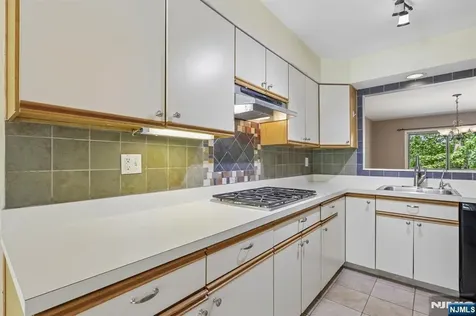 33 Cedarwood Terrace Woodland Park NJ 07424