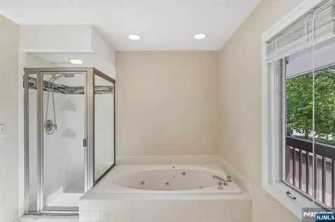 33 Cedarwood Terrace Woodland Park NJ 07424