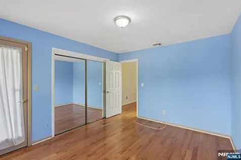 33 Cedarwood Terrace Woodland Park NJ 07424