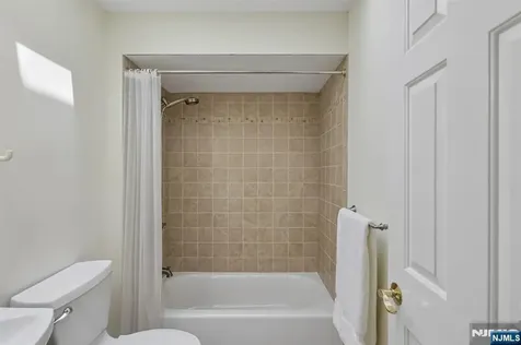 33 Cedarwood Terrace Woodland Park NJ 07424