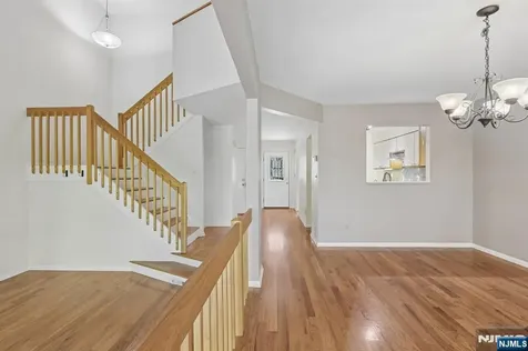 33 Cedarwood Terrace Woodland Park NJ 07424
