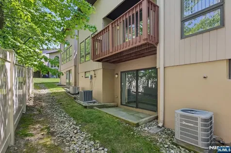 33 Cedarwood Terrace Woodland Park NJ 07424