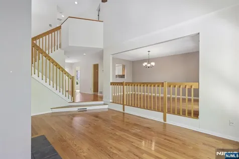 33 Cedarwood Terrace Woodland Park NJ 07424