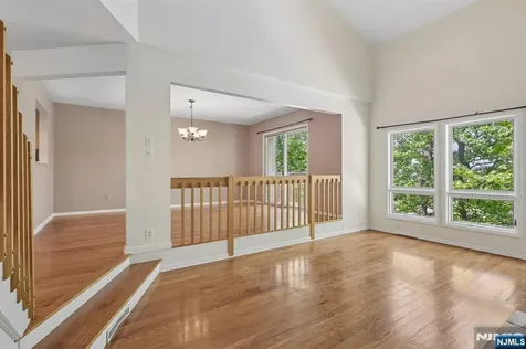 33 Cedarwood Terrace Woodland Park NJ 07424