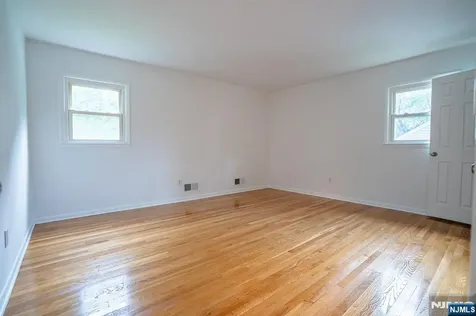 338 Main Street New Milford NJ 07646