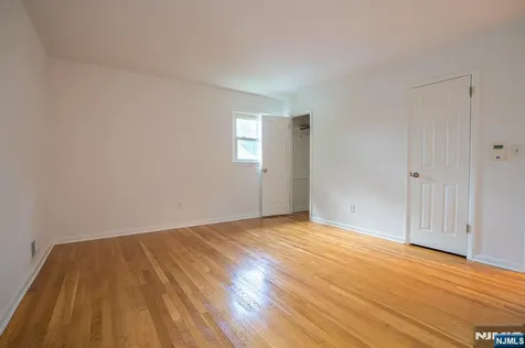 338 Main Street New Milford NJ 07646