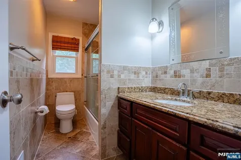 338 Main Street New Milford NJ 07646