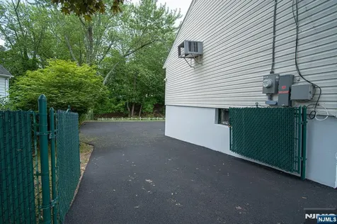338 Main Street New Milford NJ 07646