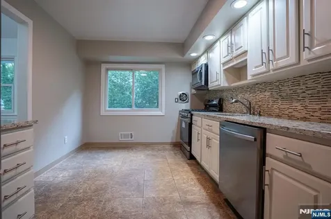 338 Main Street New Milford NJ 07646