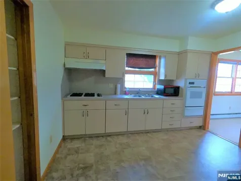 404 Jackson Avenue Hackensack NJ 07601