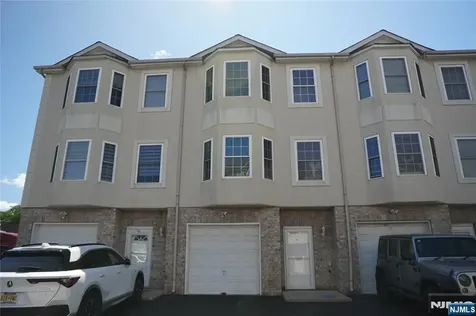 66 Terhune Lodi NJ 07644