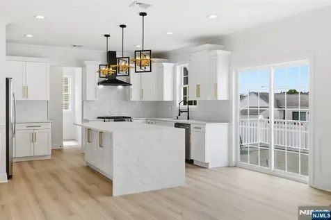 137 Platt Avenue Saddle Brook NJ 07663