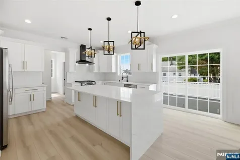 137 Platt Avenue Saddle Brook NJ 07663