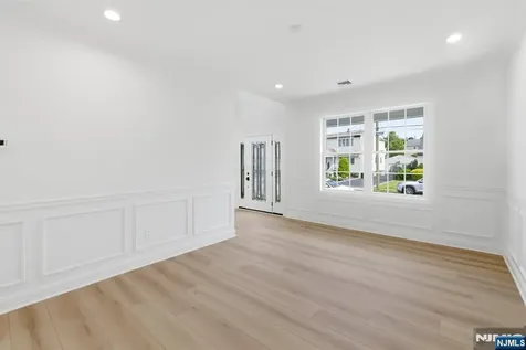 137 Platt Avenue Saddle Brook NJ 07663