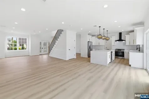 137 Platt Avenue Saddle Brook NJ 07663