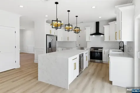 137 Platt Avenue Saddle Brook NJ 07663