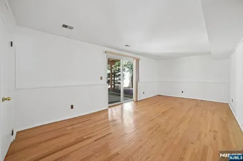 743 Wood Avenue Edison NJ 08820