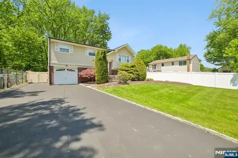 743 Wood Avenue Edison NJ 08820